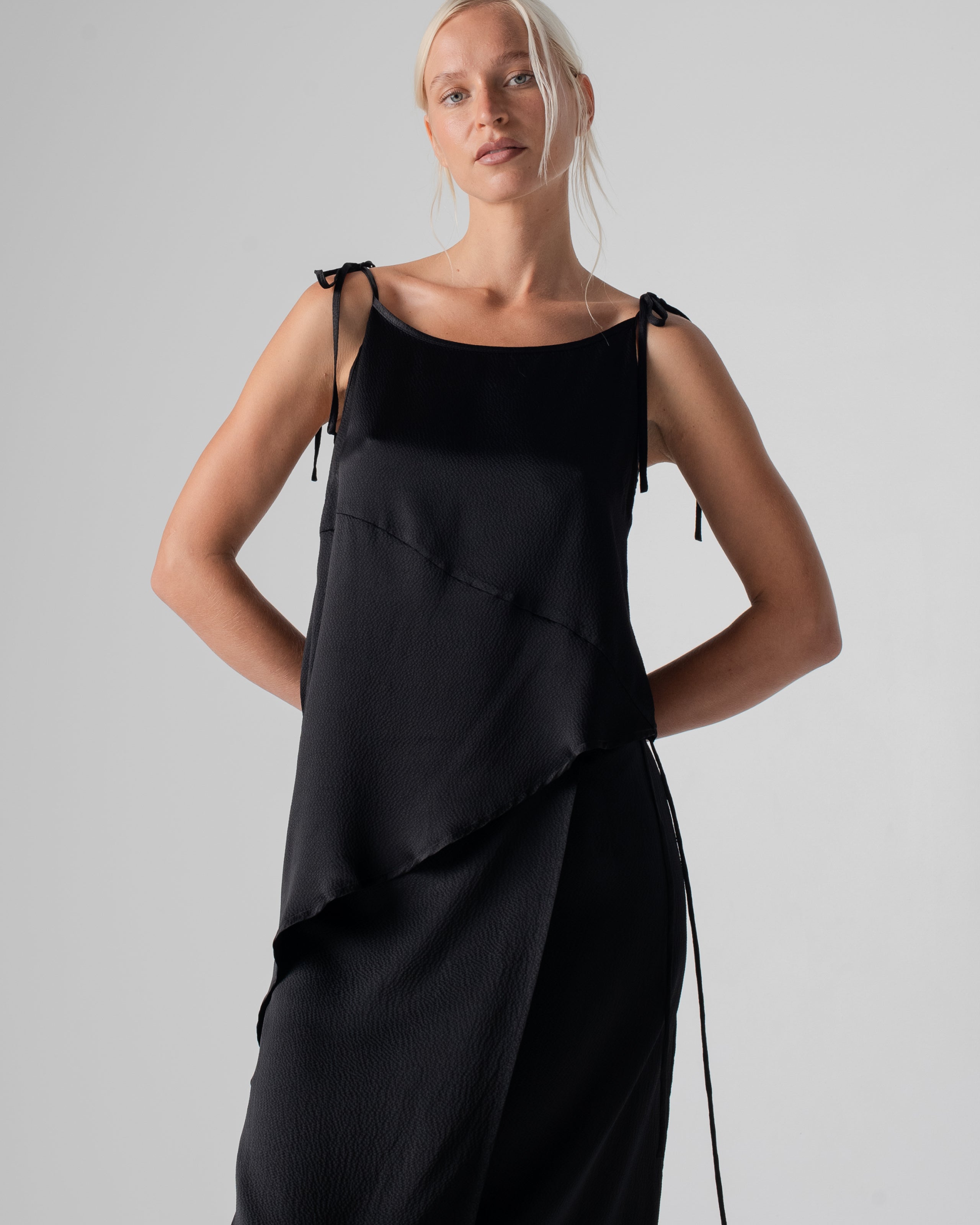 Asymmetrical Tie Tank