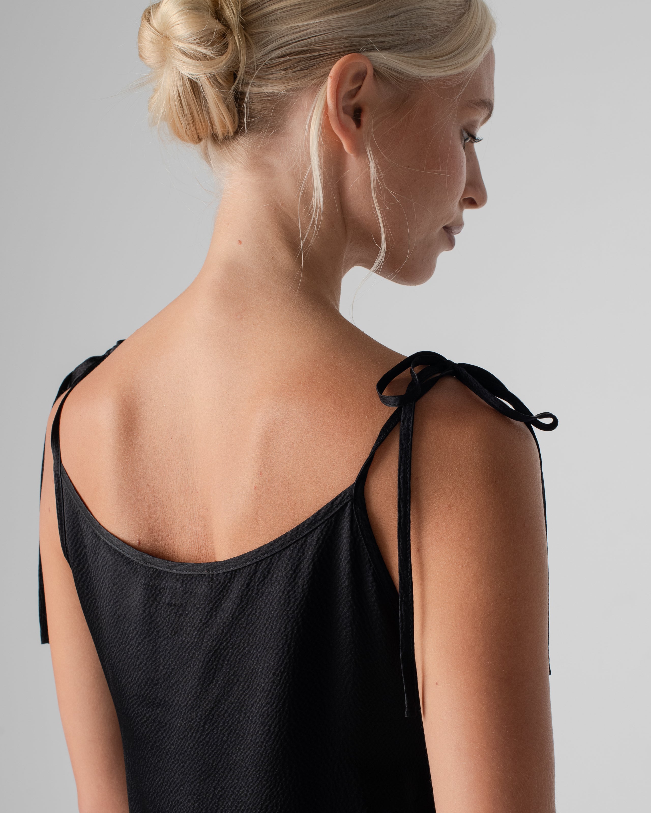 Asymmetrical Tie Tank