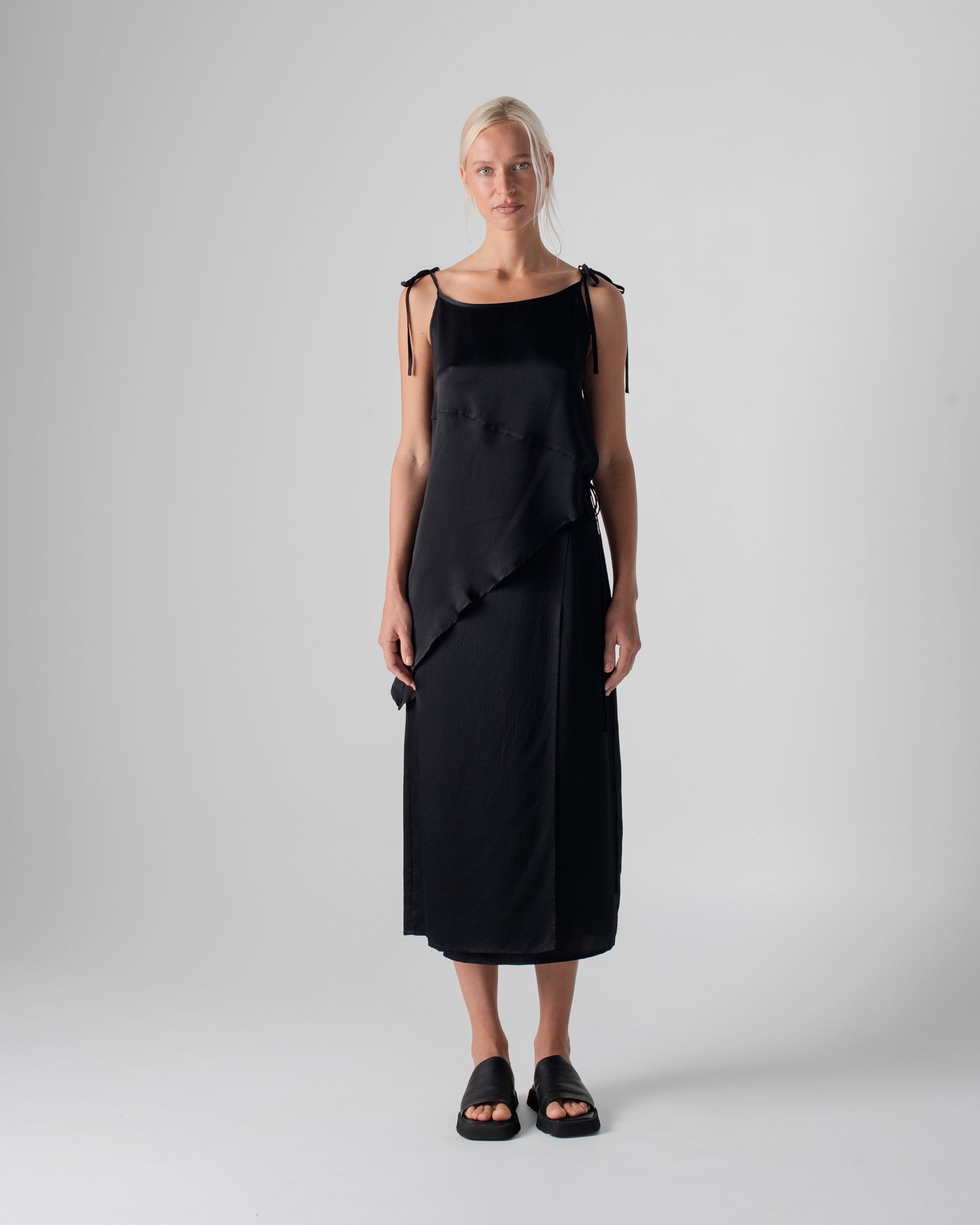 Asymmetrical Tie Tank