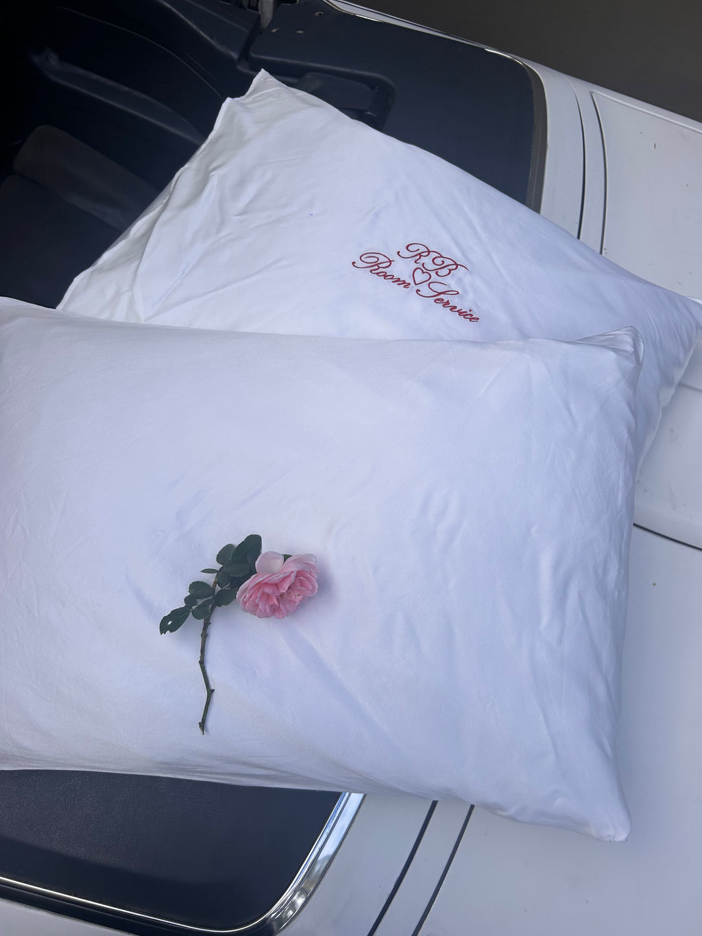 𝑅𝑜𝑜𝓂 𝒮𝑒𝓇𝓋𝒾𝒸𝑒 𝓍 𝑅𝑜𝓂𝓎 𝐵𝑒𝓃𝓃𝒾𝑒