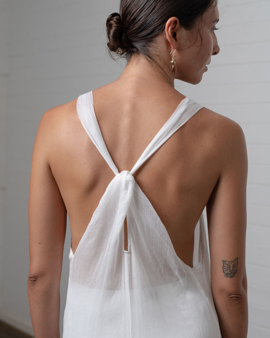 KNOT DRESS CRINKLE CHIFFON WHITE