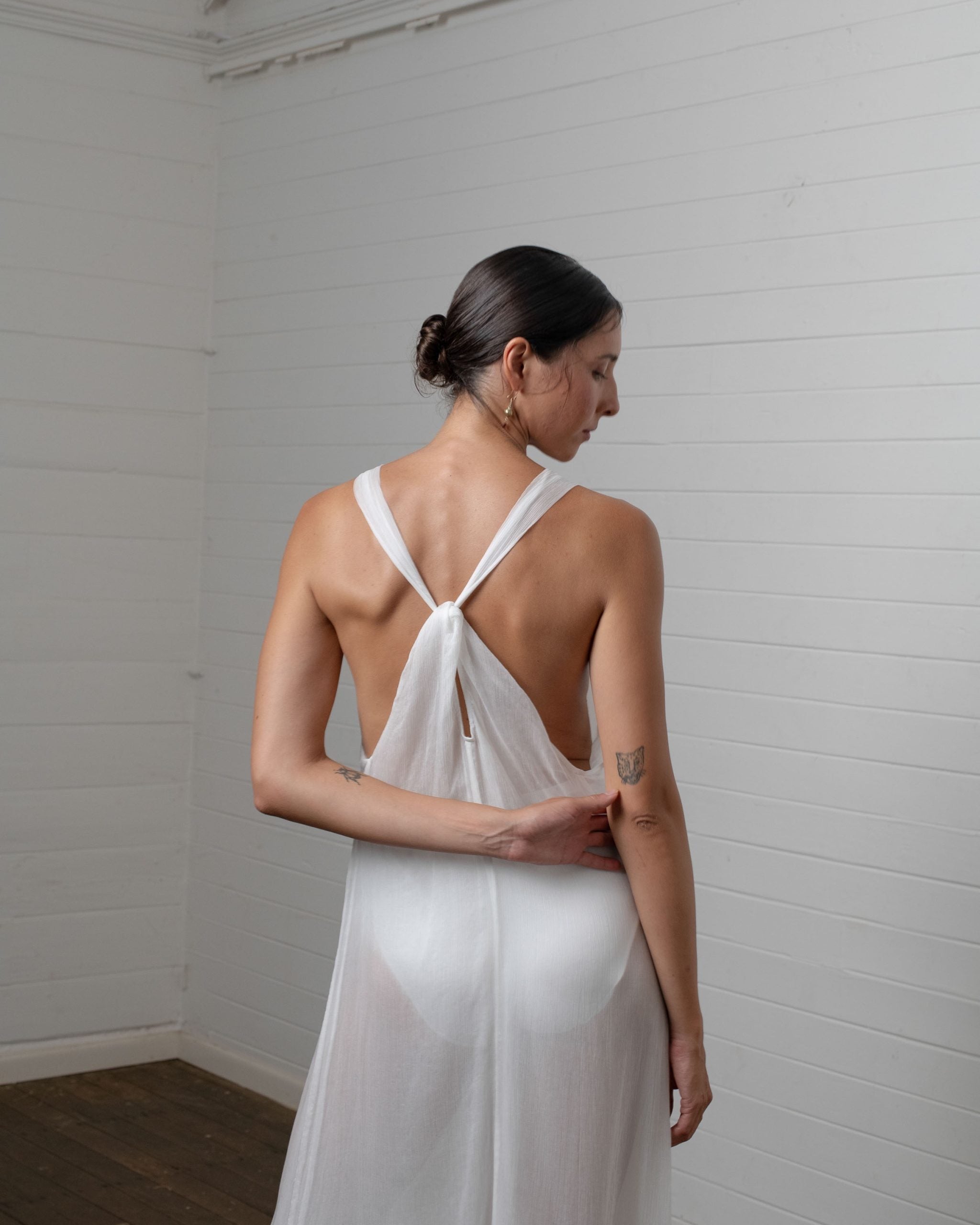 KNOT DRESS CRINKLE CHIFFON WHITE