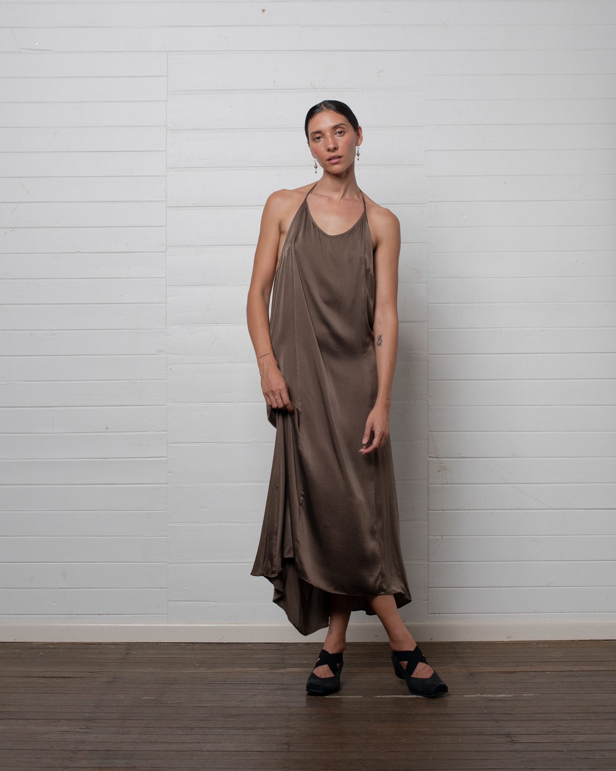 HALTER DRESS HAZELNUT