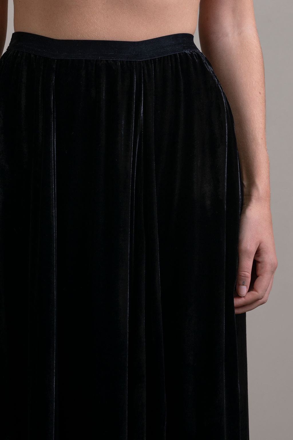 Silk Velvet Skirt ~ Noir