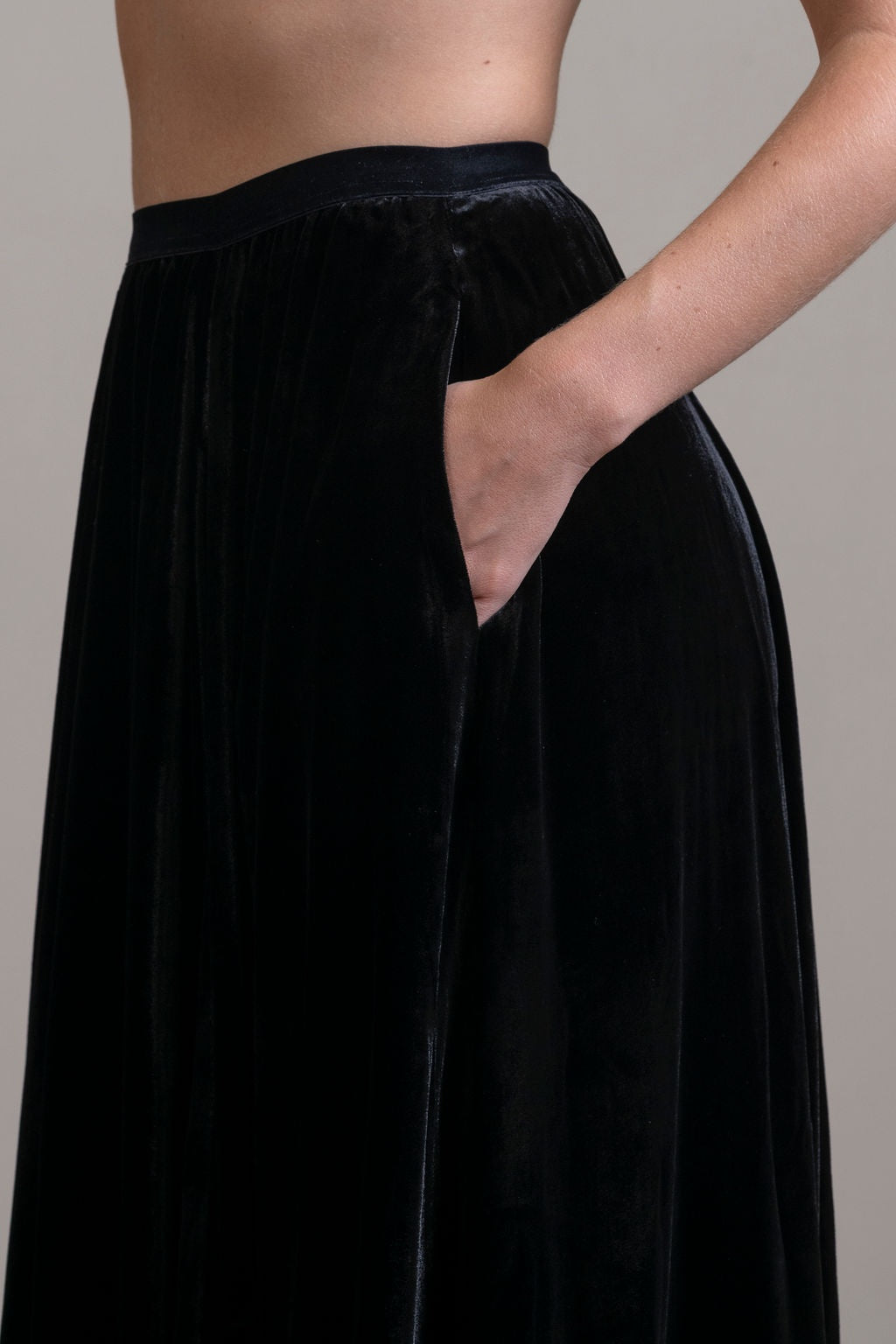 Silk Velvet Skirt ~ Noir