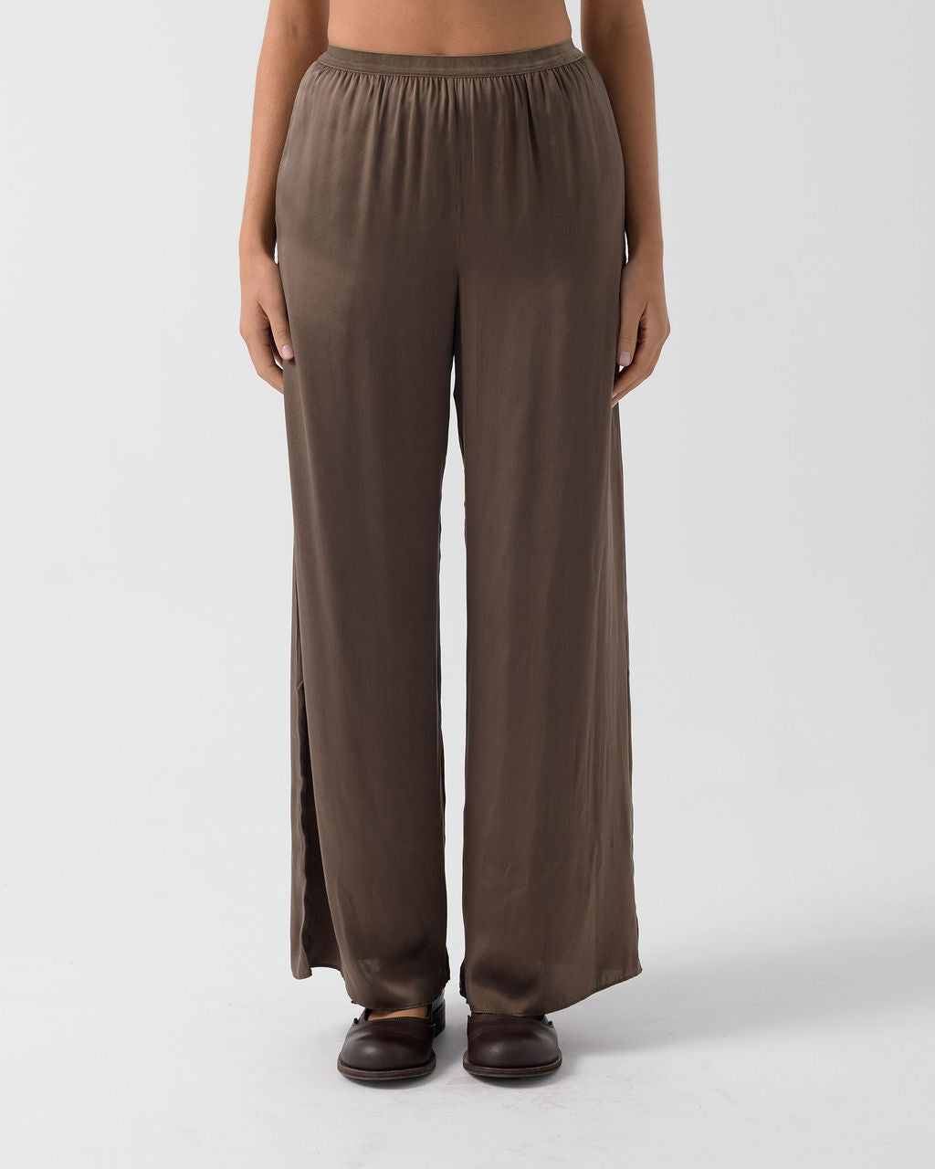 Front view of the Moka Straight Leg Pant in stonewashed stretch silk with a relaxed fit, velvet elastic waistband and straight-leg silhouette.